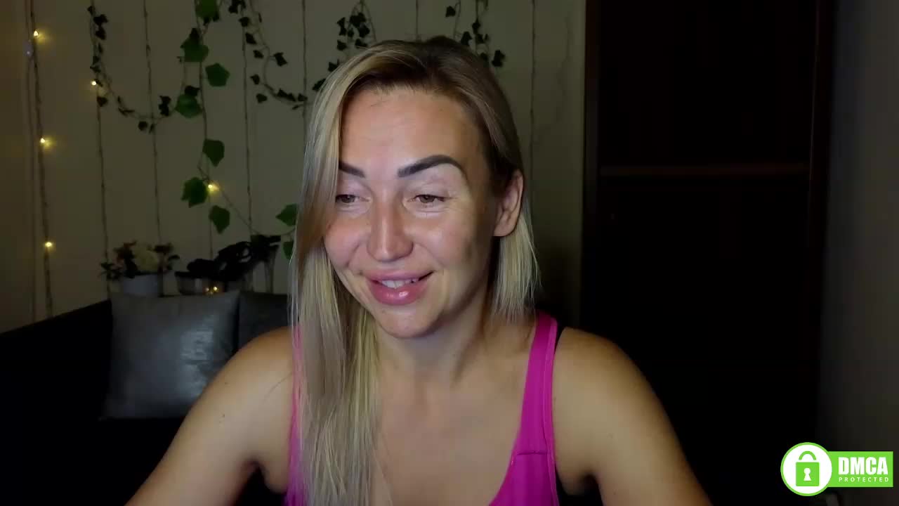 Jullyblondkiss Live Sex December 14, 2025