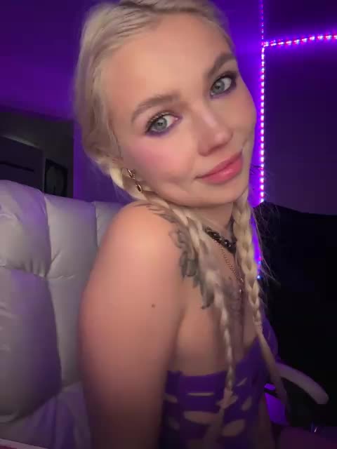 EmmaGoodGirl Live Sex December 13, 2025