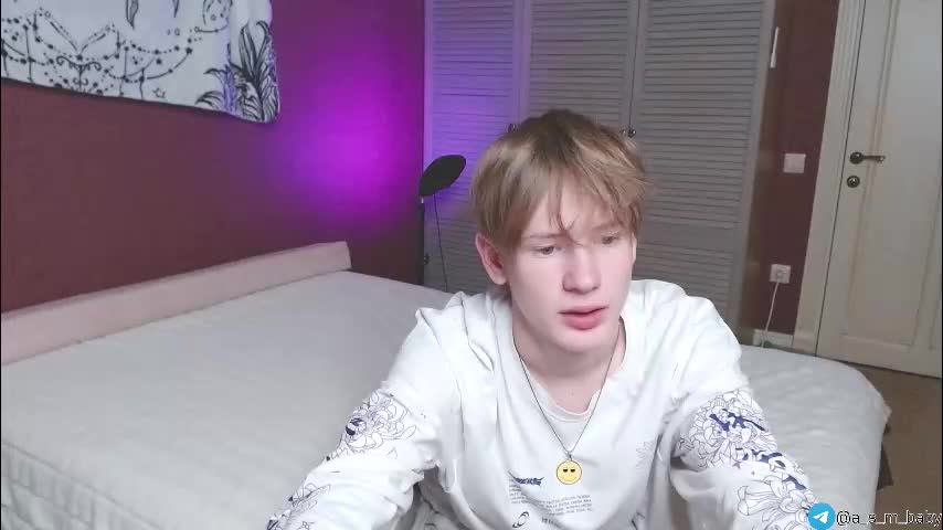 a_s_m_ Live Sex December 17, 2025