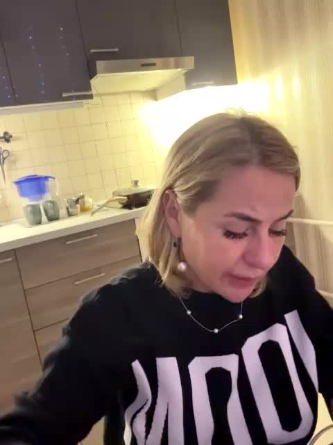 Tina-Love Live Sex December 12, 2025