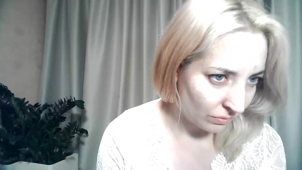 mariska-kiska Live Sex December 15, 2025