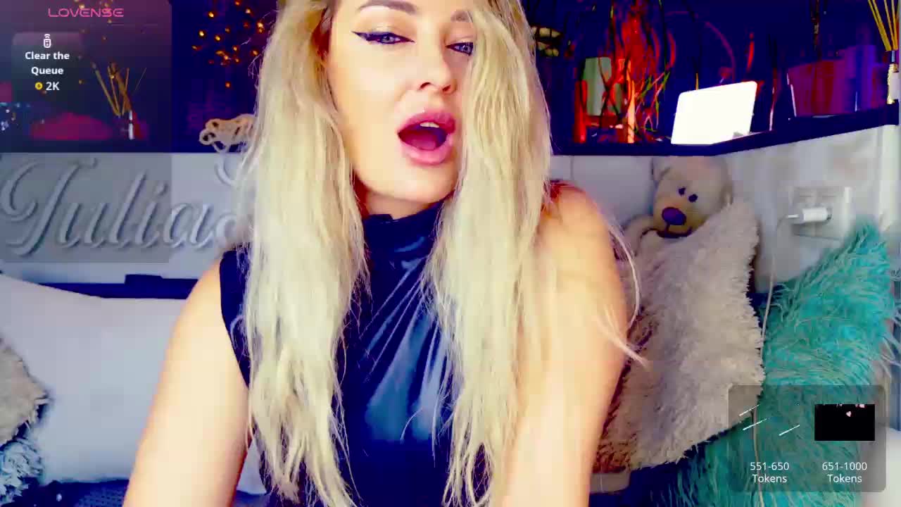 _JuliaSpace_ Live Sex December 14, 2025