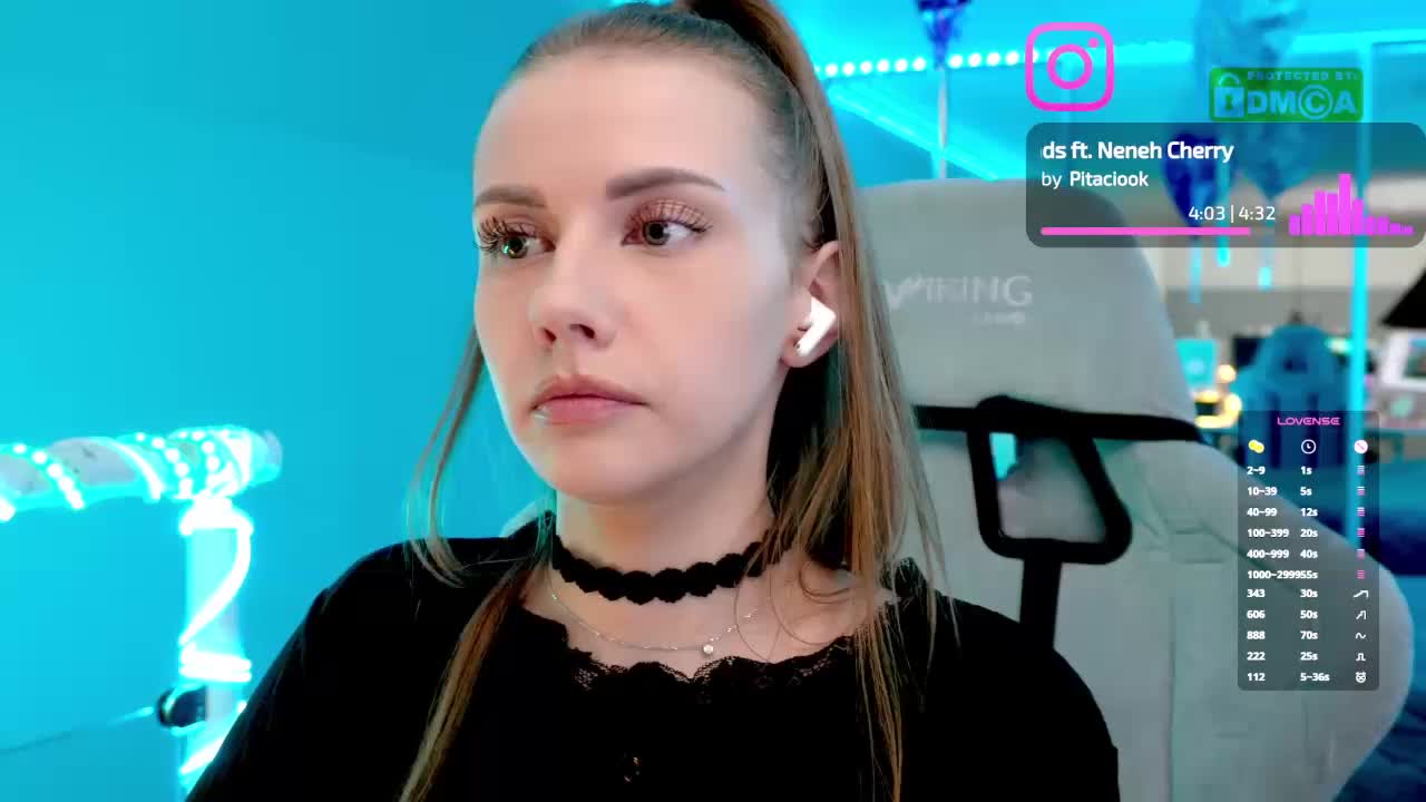 VikkiExtraCheese Live Sex December 19, 2025