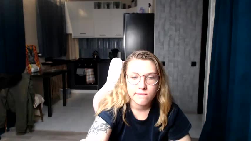 Reginasmilee Live Sex December 17, 2025