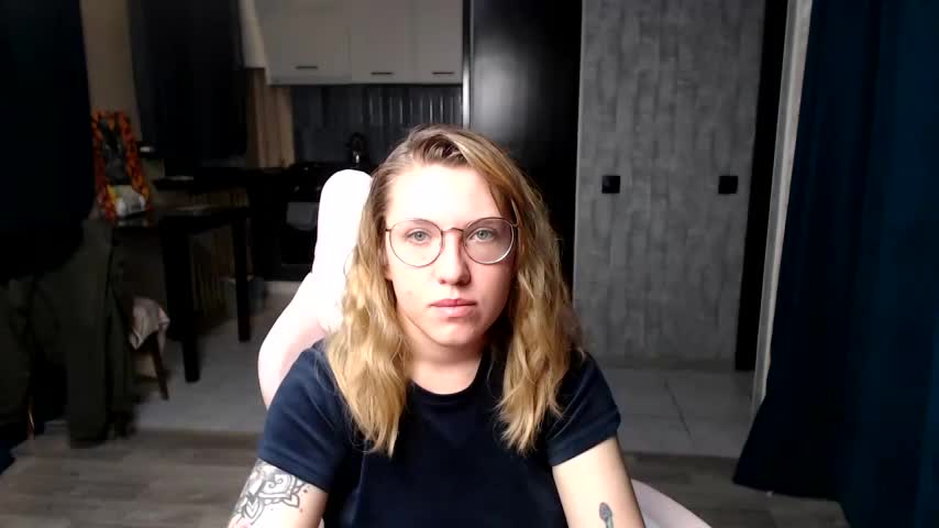Reginasmilee Live Sex December 17, 2025