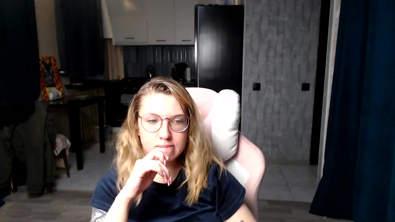 Regimasmile Live Sex December 18, 2025