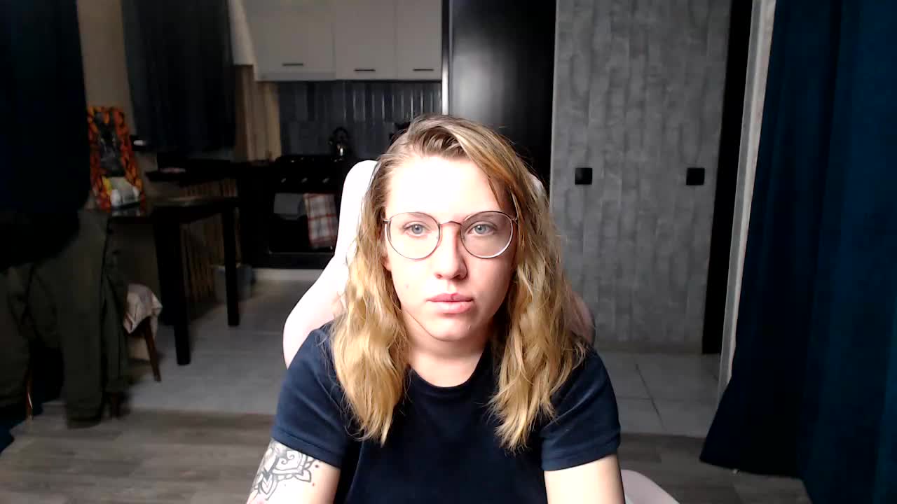 Regimasmile Live Sex December 18, 2025