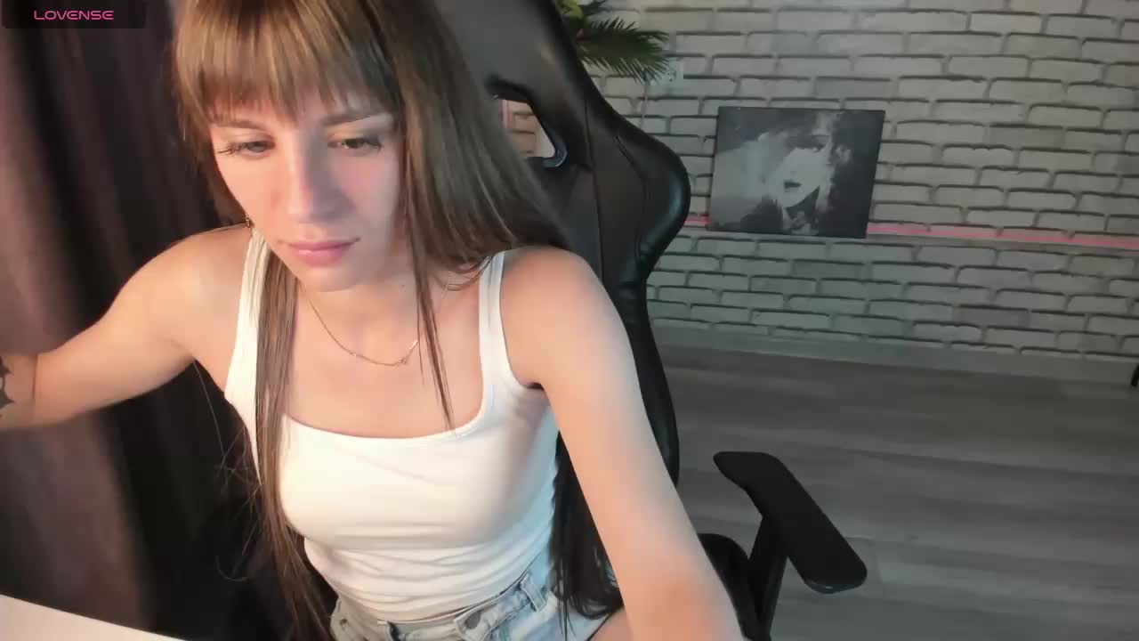 emy-angel1 Live Sex December 13, 2025