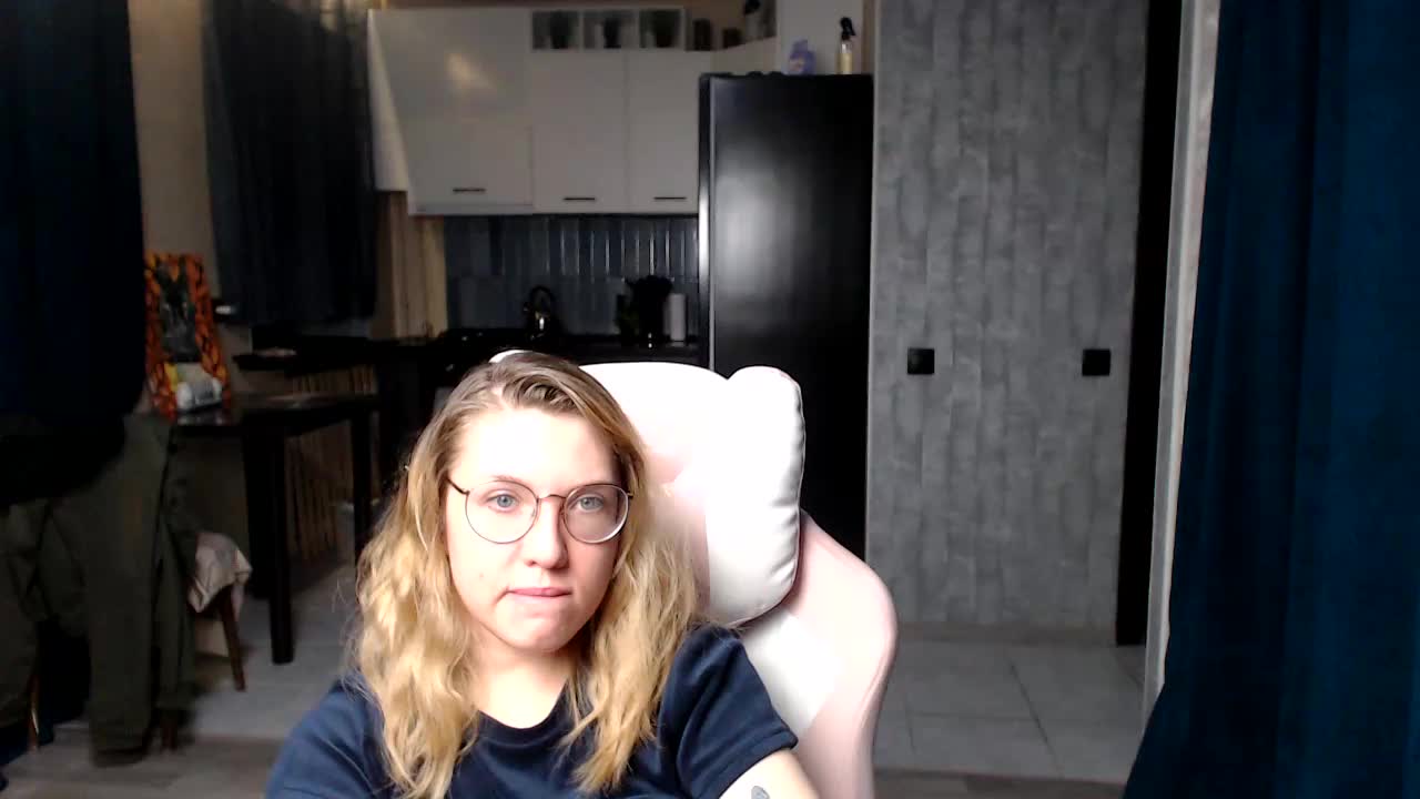 Regimasmile Live Sex December 18, 2025