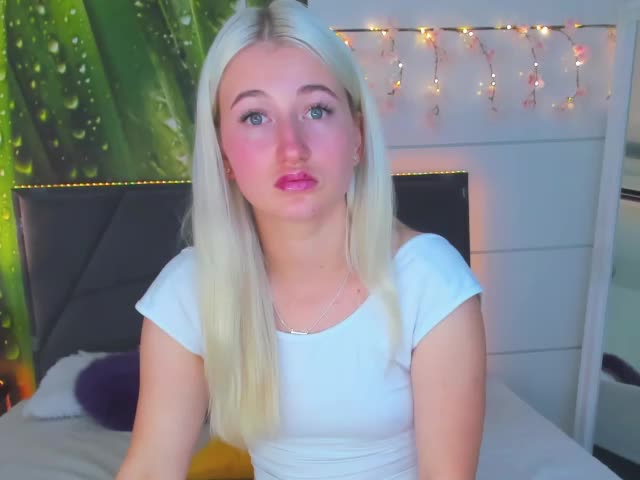 HollyTaillor Live Sex December 17, 2025