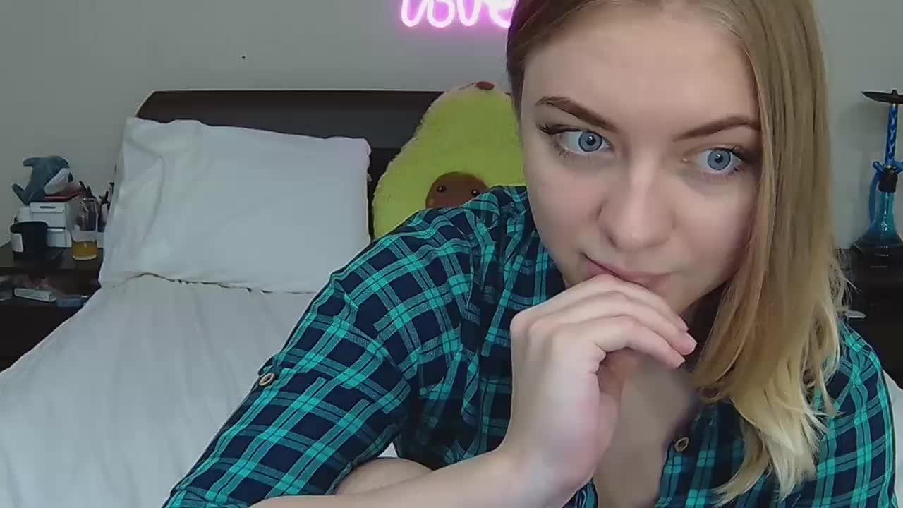 LinkaMalinka Live Sex December 17, 2025