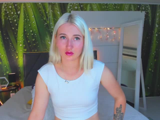 HollyTaillor Live Sex December 17, 2025