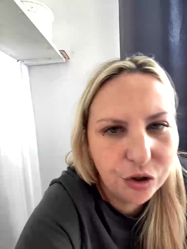 Roksi-8 Live Sex December 13, 2025