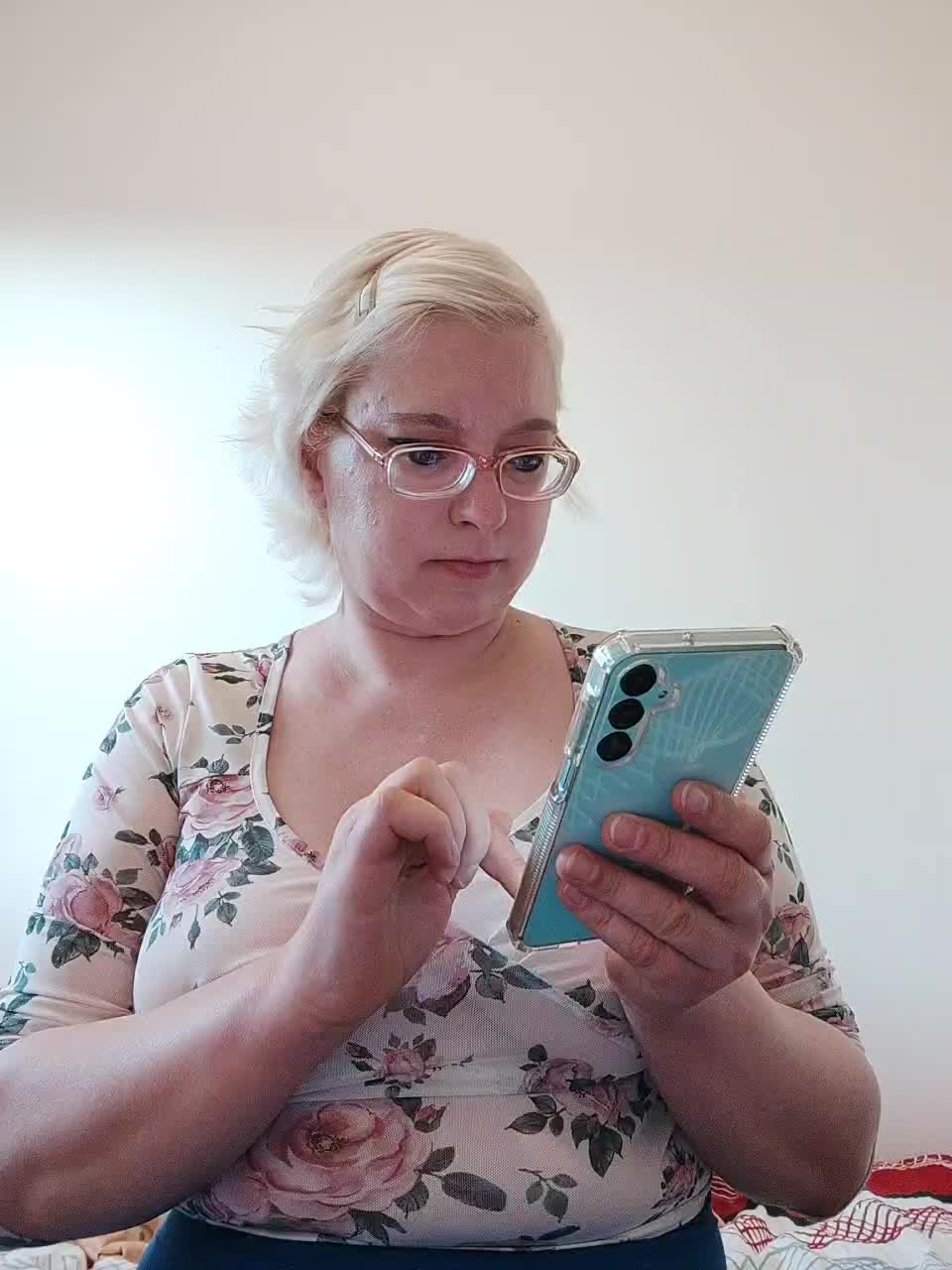 Vika211 Live Sex December 17, 2025