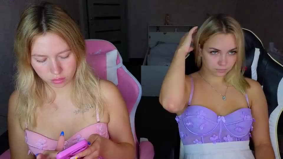 stefany_and_bettany Live Sex December 18, 2025
