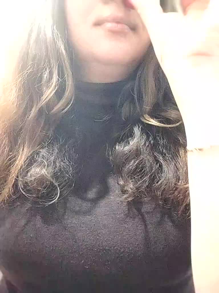 Mia883 Live Sex December 12, 2025