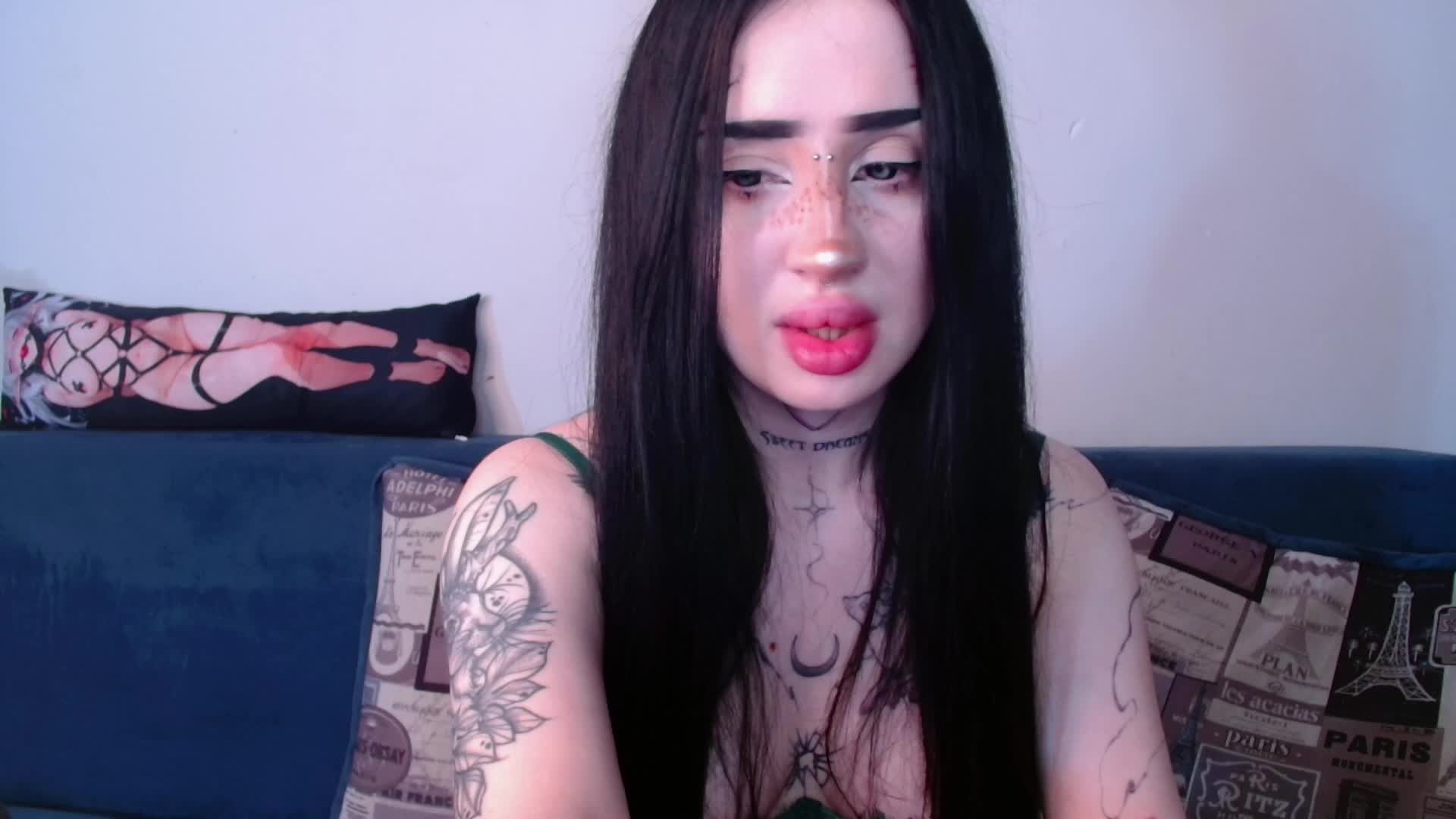 lisa-tatt Live Sex December 13, 2025