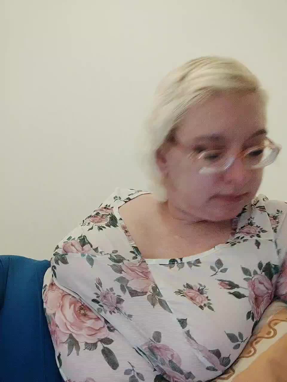 Vika211 Live Sex December 18, 2025