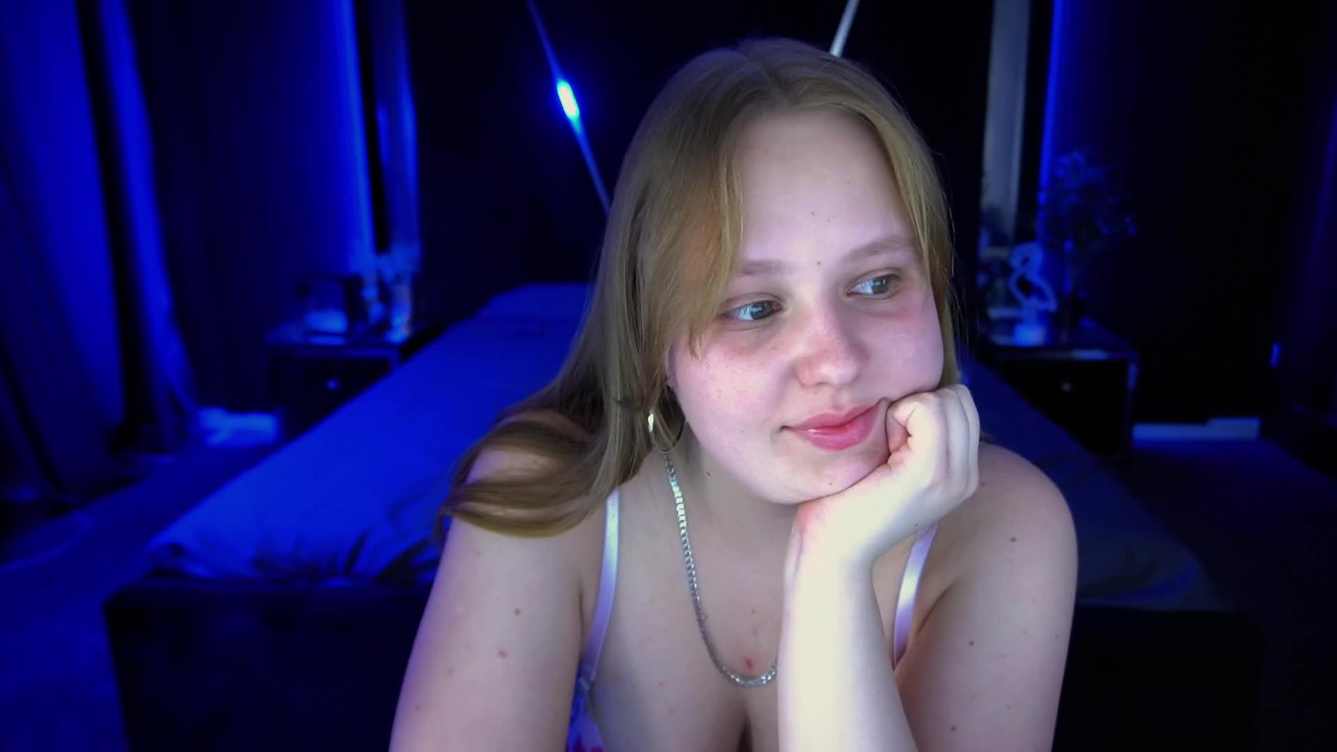 CrystallPaws Live Sex December 14, 2025