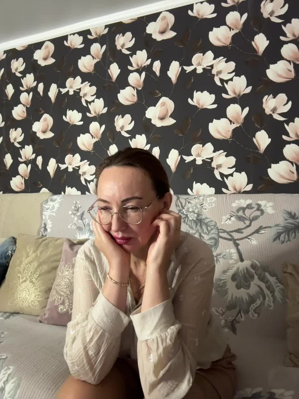 Pink-Lips Live Sex December 13, 2025