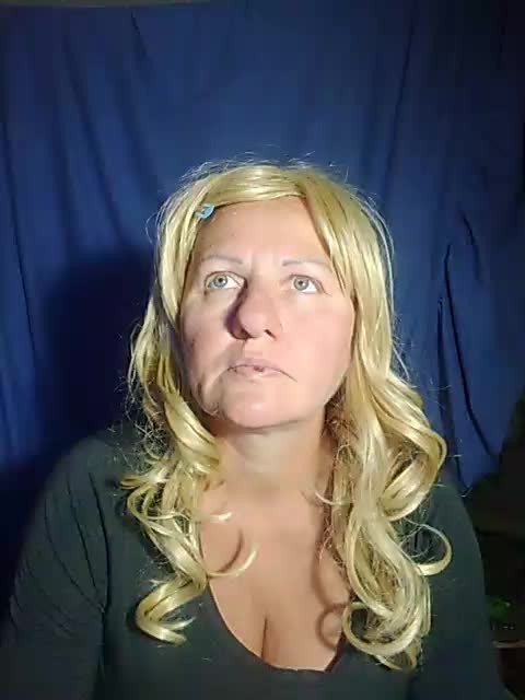 FameLara Live Sex December 17, 2025