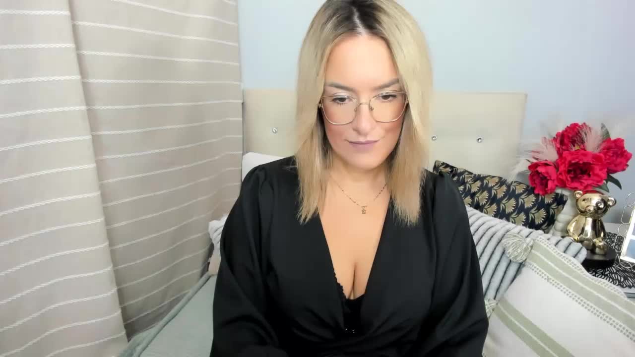 MollyBeauty Live Sex December 19, 2025