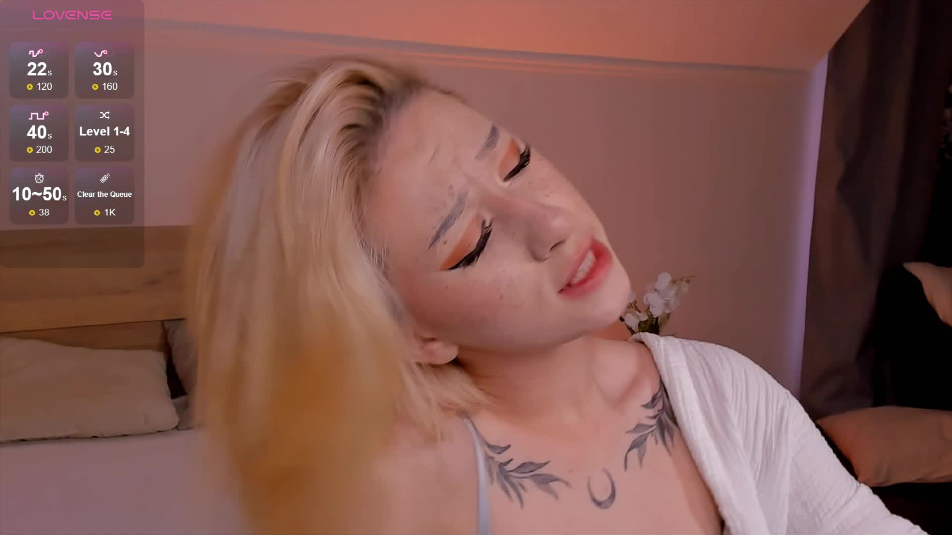 Necucubi Live Sex December 17, 2025