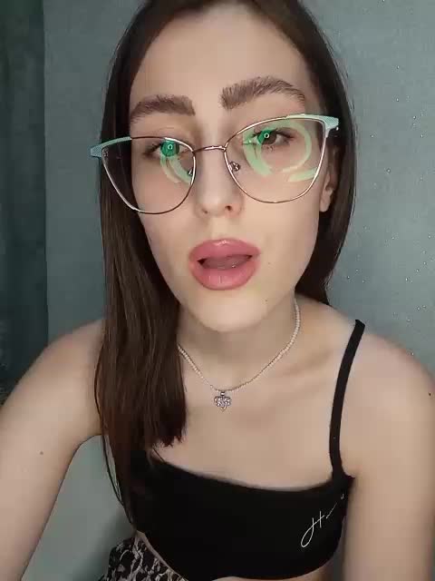 kiska-kira Live Sex December 13, 2025