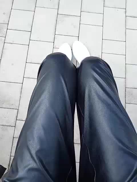 klubnichkka Live Sex December 14, 2025