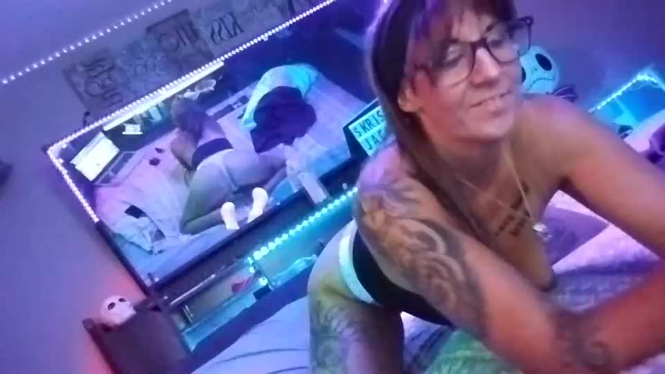 kikilovespartylights Live Sex December 12, 2025