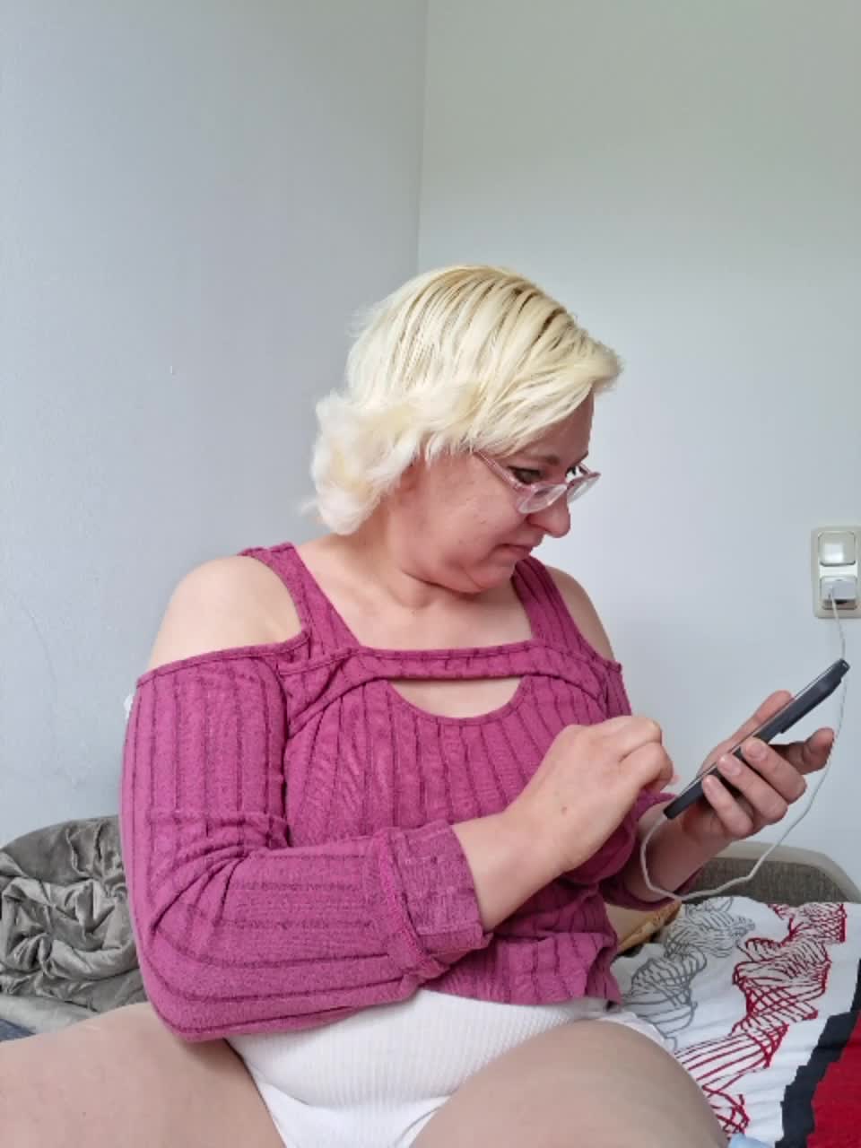 Vika211 Live Sex December 18, 2025