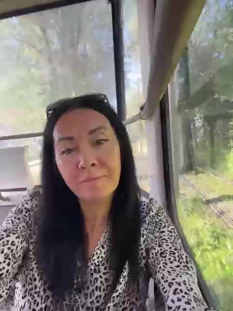Karolina_Milf Live Sex December 14, 2025
