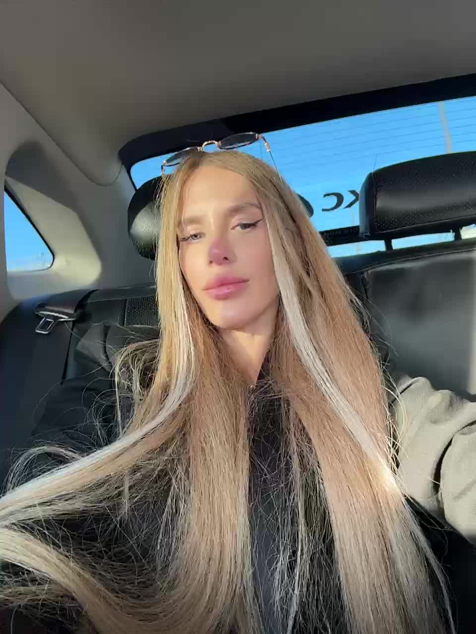 ALVUWKA Live Sex December 14, 2025