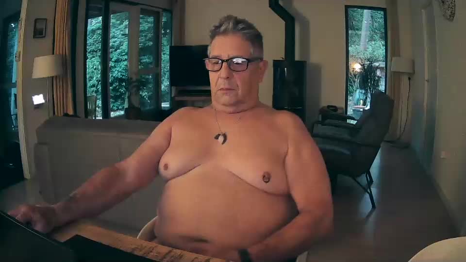 woodwurm Live Sex December 18, 2025