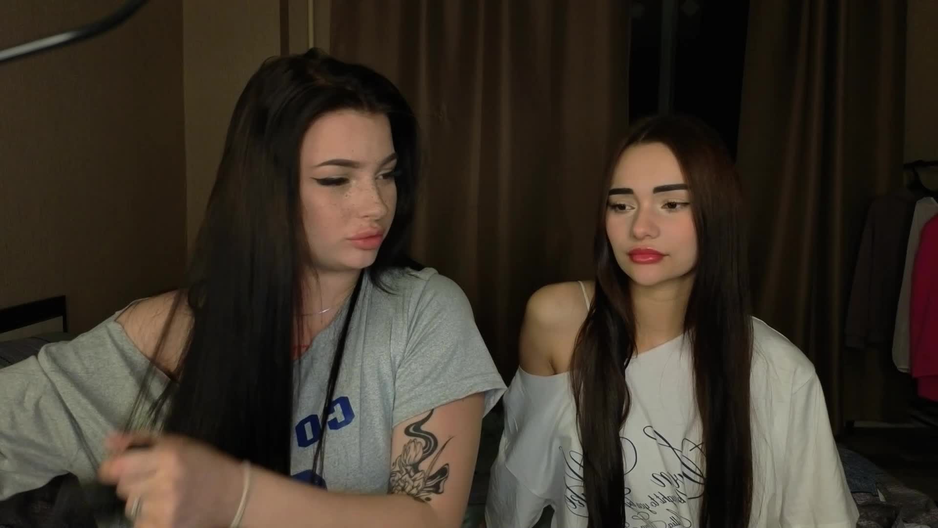 LisaAndDenis Live Sex December 18, 2025