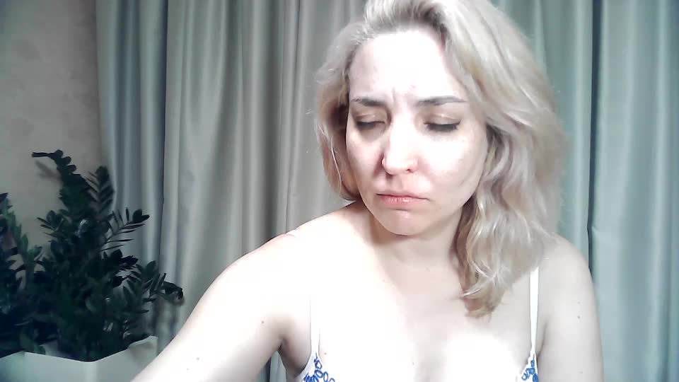 mariska-kiska Live Sex December 14, 2025