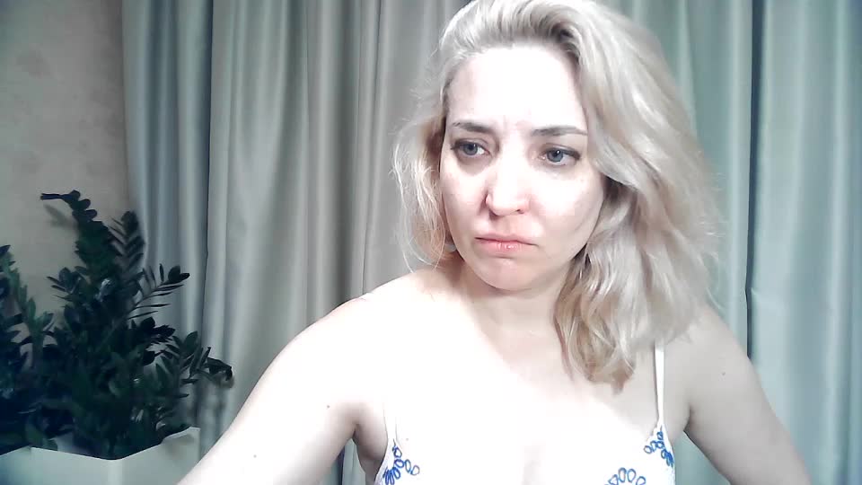 mariska-kiska Live Sex December 14, 2025