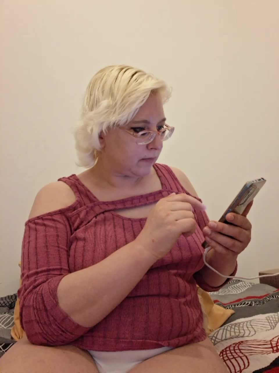 Vika211 Live Sex December 18, 2025