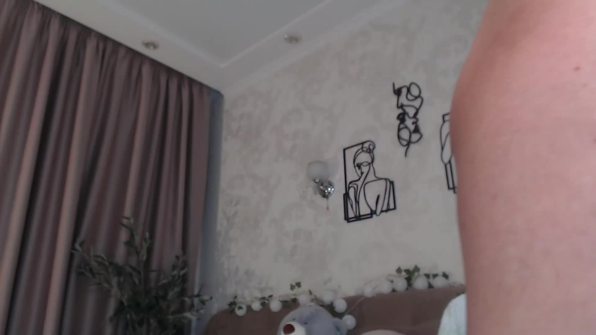 EmilyAngel Live Sex December 17, 2025