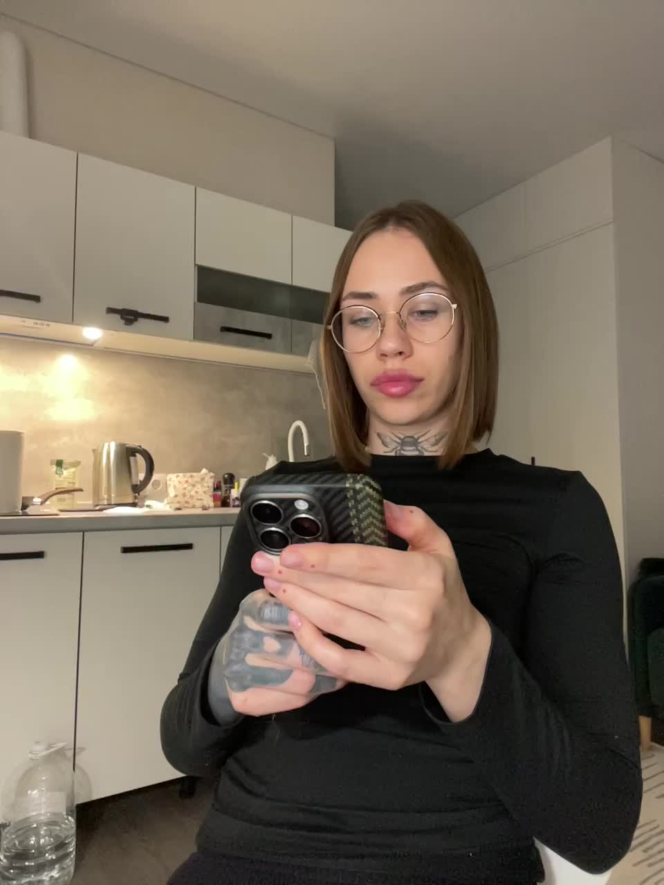 v_-_-_v Live Sex December 14, 2025