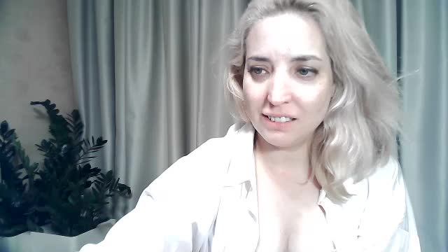 mariska-kiska Live Sex December 14, 2025