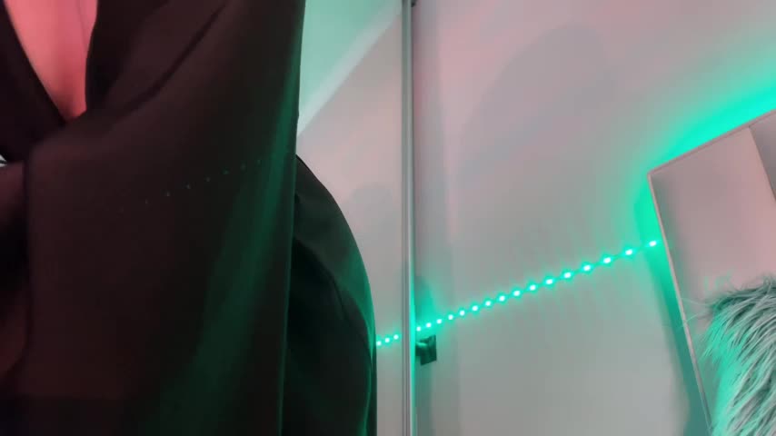 ellie_miu Live Sex December 13, 2025