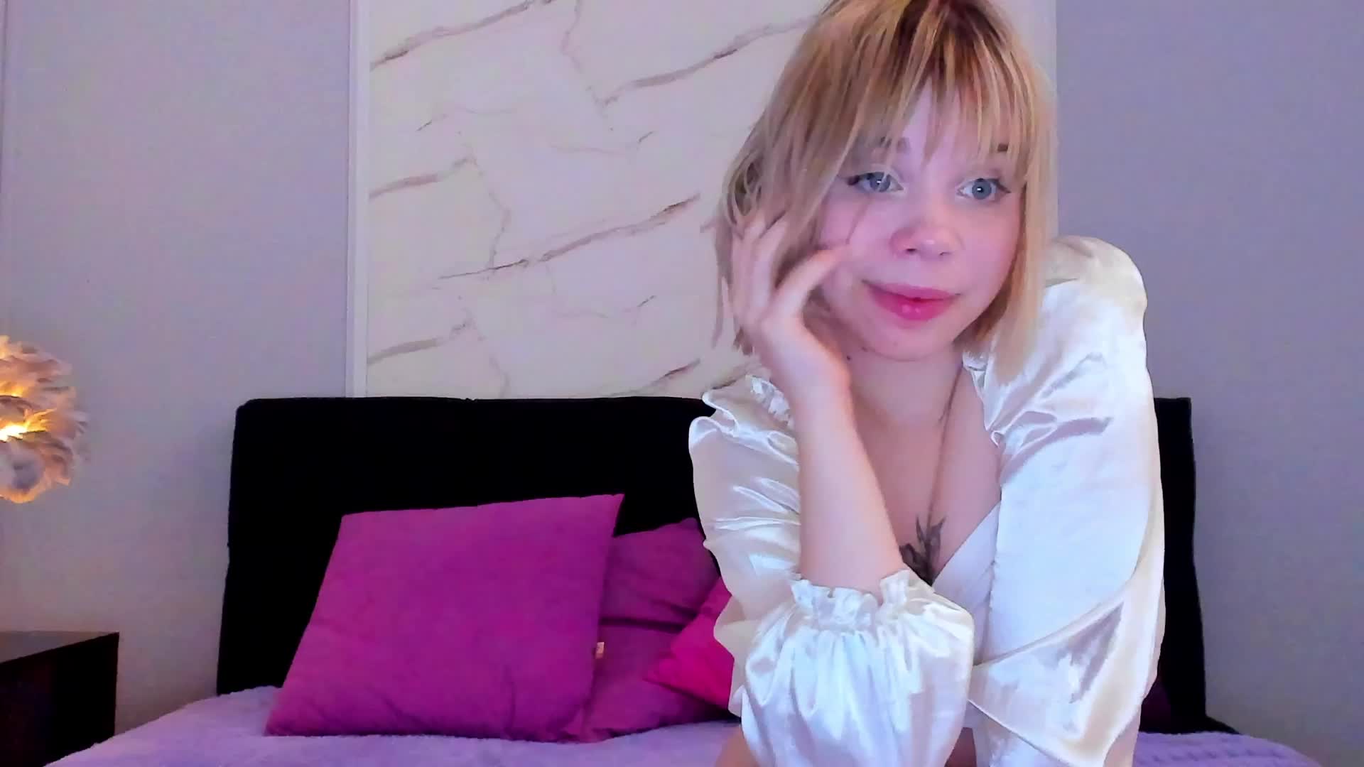 kittygold18 Live Sex December 14, 2025