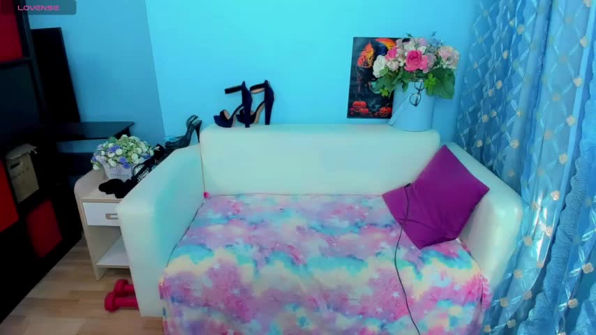 LindaaLu Live Sex December 15, 2025