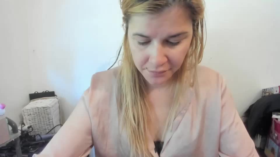 artsyandcraftsy_ Live Sex December 14, 2025