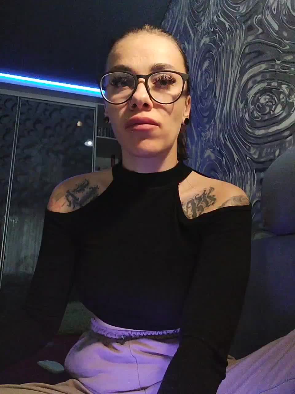 deva_maria Live Sex December 15, 2025
