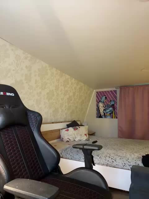 -MaybeBaby- Live Sex December 18, 2025