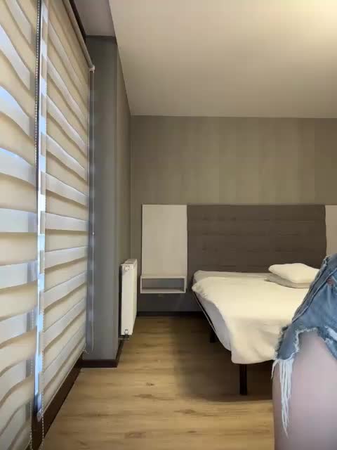 BabyDarii Live Sex December 17, 2025