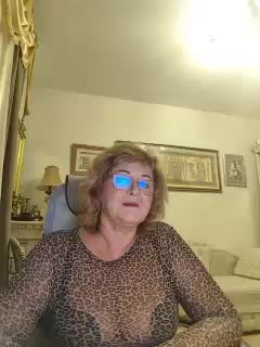 KarinkaSweet Live Sex December 17, 2025