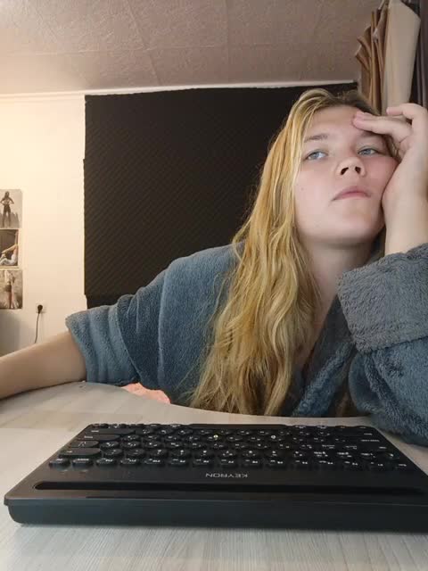 Kakdelaman Live Sex December 13, 2025